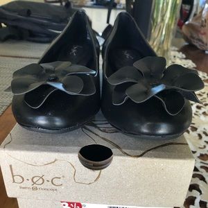 BRAND NEW Born Emalia flats